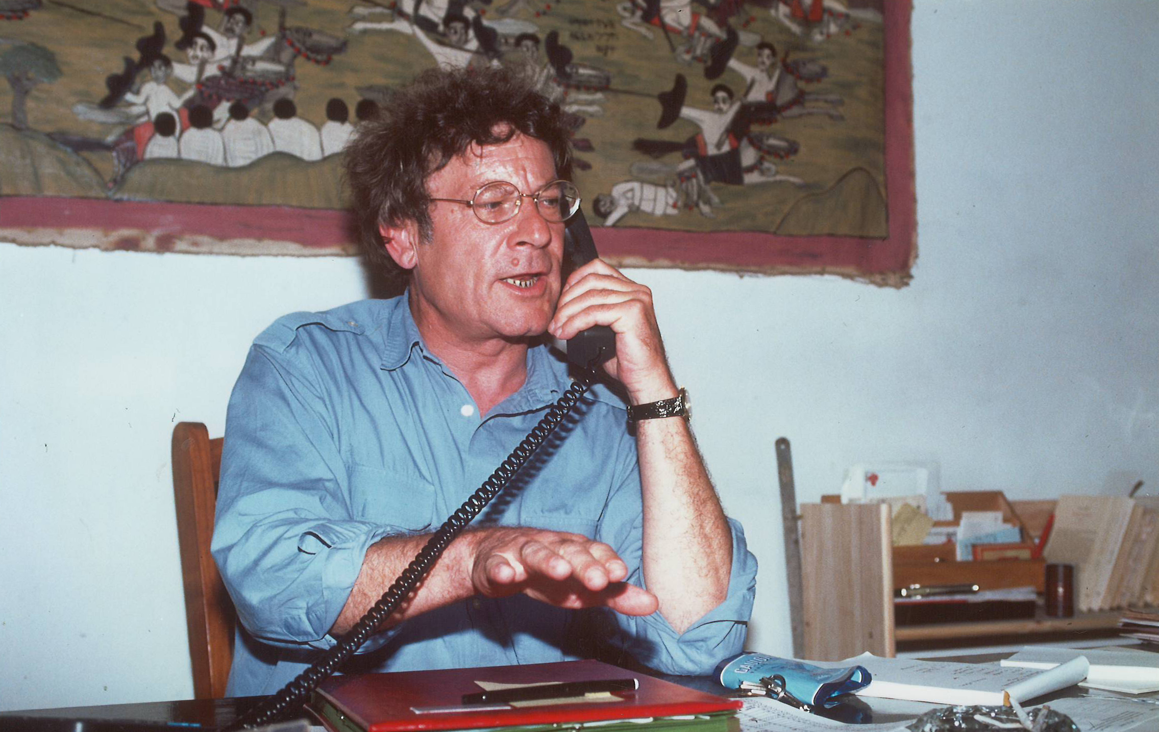 Hubert Jappelle dans les bureaux du Théâtre de l’Usine (1992) ©DR